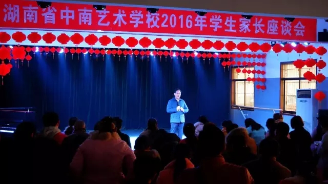 ������У| ��ĩ�ס��񡱣� ��У��Ӯ��