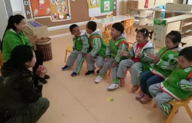 ��Ӥ���¿�ѧ����������԰��һ�Σ��������Щ������ɫ��