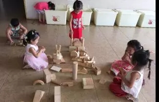 ��Ӥ����| ѡ�����˵Ľ���ʱ�����ٽ��׶���Ϸ��չ