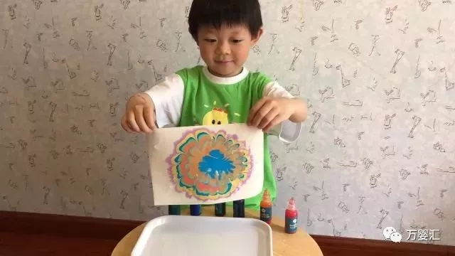 万婴汇公益宝贝推荐:水拓画