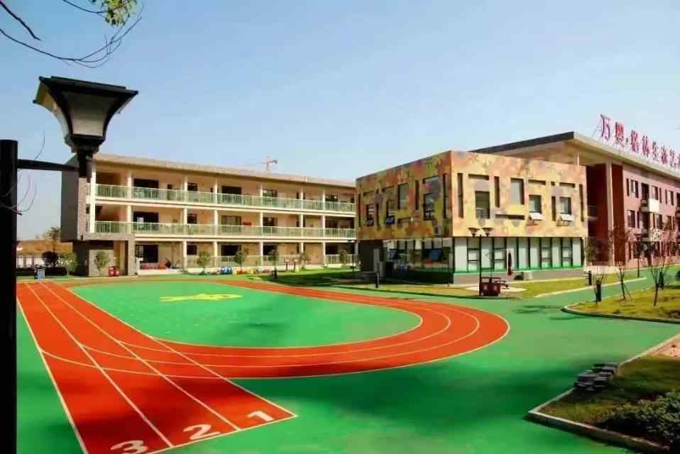 长沙县星沙街道万婴格林生态幼儿园研学活动——“走进军博园 共筑强国梦”