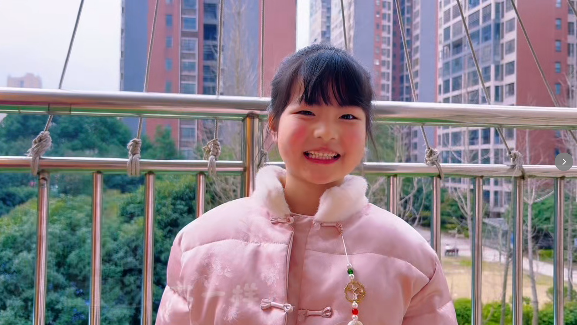 🌈“她”有N个身份 🥰“她”不仅仅是她 ，致敬每个特别的“她” 眼中有光，心中有爱，万婴魏源幼儿园祝大家女神节快乐🌹