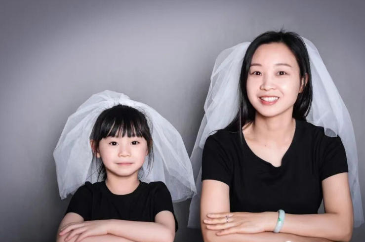 为爱留住时光·我与妈妈合影---母亲节活动邀请函