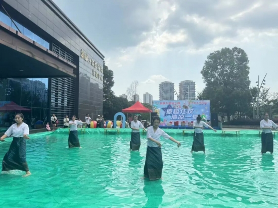 云图片