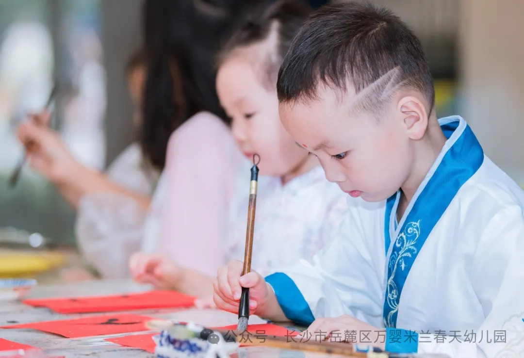 9b4aa76e8a3422052cd5914df21e118.jpg 图片